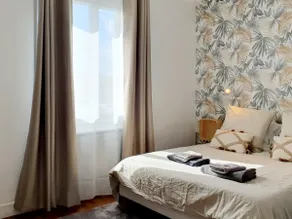 Cozy Palm Tree – Bohemian Apartment Near the Train Station - Image 4
