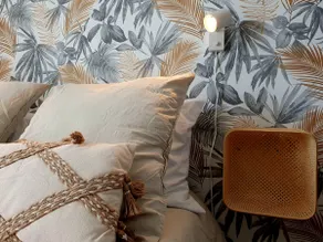 Cozy Palm Tree – Bohemian Apartment Near the Train Station - Image 5