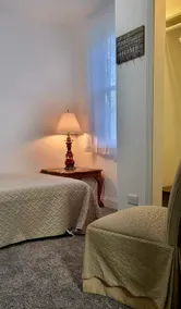 Entire 2 BD Lovely Home Streator - Image 4