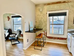 Downtown Private Suite - Image 4