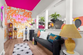 INSTA-worthy 2 Br Downtown Home Sleeps 8 Walkable! - Image 3