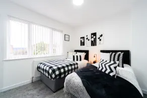 Nhyira Private Parking CHic Three Bedrooms Garage 2 Shower rooms Classy Home - Image 3