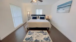 King Bed Home by the Bay FAST WI-FI & Coffee - Image 4