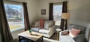 Cozy American Style Cottage - Image 4