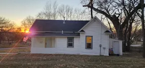 Cozy American Style Cottage - Image 2