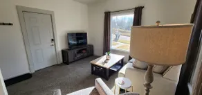 Cozy American Style Cottage - Image 3