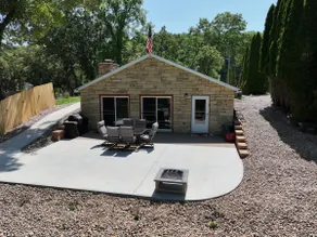 Peaceful Scenic River View, Modern Home - Image 2