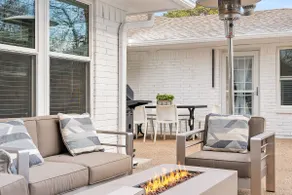 Spacious 6BR by AT&T Stadium Stockyard Heated Pool - Image 4