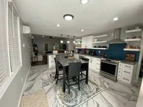 Luxury Two Bedroom Columbus Park Hideaway. (A) - Image 3