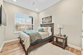 7 Bedroom 7.5 Bathroom Stephenville Villa - Image 4