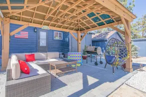 Cozy fully fenced home, dog-friendly, no fee • 6 beds • game room - Image 3