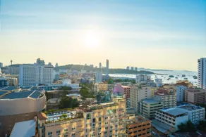 Deluxe Central Pattaya 1BR with Seaview - Image 3