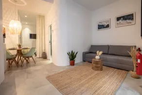A suite next to the port and science, with a terrace - Image 2