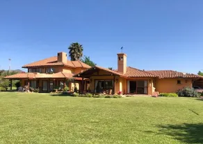 Quiet plot with a swimming pool and a closed gazebo - Image 3