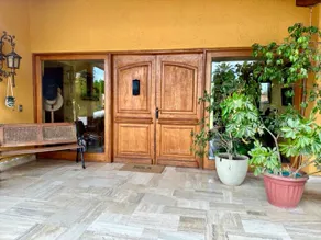 Quiet plot with a swimming pool and a closed gazebo - Image 5