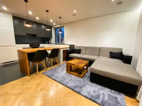 Luxury Apartment in the City Centre - Image 2