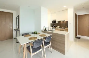 Twin Peaks residence - Image 5