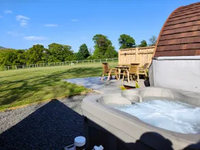 Melloch Luxury glamping pod & hot tub - Image 2