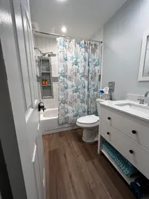 2BR 2BA Downtown Lake Townhouse - Image 5