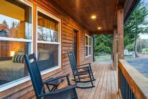 Lake House w/Cozy Charm - Image 2