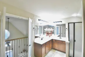 3 Story Townhome (3 bed, 3 baths) 1Gig EV Chrg - Image 4