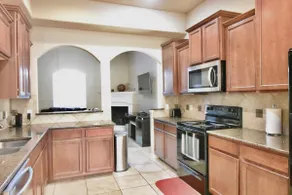 3 Story Townhome (3 bed, 3 baths) 1Gig EV Chrg - Image 2
