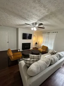 4 bedroom home - Image 4