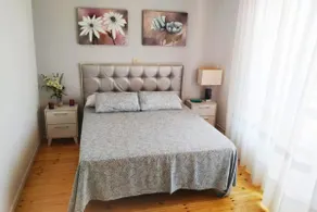 Sunny apartment between beach and mountains - Image 2