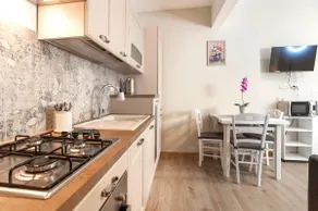 Comfy 2 Bedrooms apt with A/C and Parking - Image 3