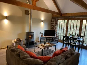 Charming Countryside Cottage - Image 4
