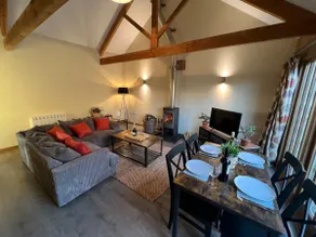 Charming Countryside Cottage - Image 2