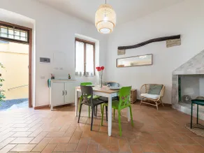 House with fast WiFi and 2 bedrooms – Piazza Yenne - Image 2