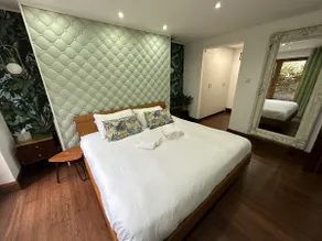 Luxury home with aircon & garden near Notting Hill - Image 2