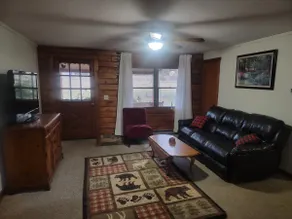 Cute Cozy Cabin Getaway - Image 5