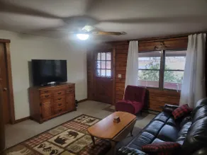 Cute Cozy Cabin Getaway - Image 4