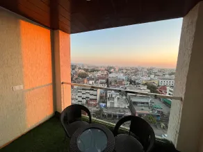 PlumexPent- 1BR Luxury Pent Studio with Balcony - Image 2