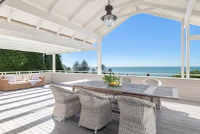 Luxury Beach House Retreat Beach - Image 2