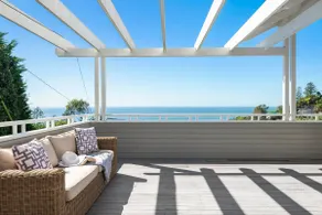 Luxury Beach House Retreat Beach - Image 4