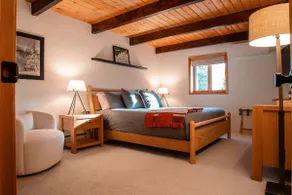 Modern Mountain Chalet Near Storyland & Summer Fun - Image 5