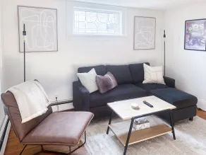 South Wedge apartment with parking - Image 2