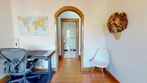 Jades Place, Executive - Image 5