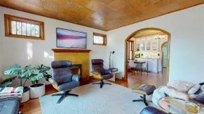 Jades Place, Executive - Image 3
