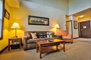 King Suite with Mountain Views - Image 3