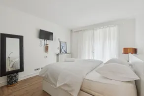 Chic and spacious apartement with piano and terrace - Image 3