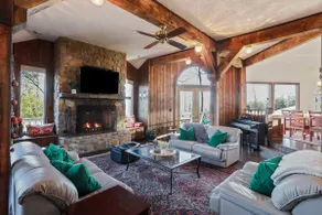 Slopeside Chalet: Bike in/out+ Views+Hot Tub - Image 5