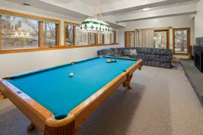 Large Stowe condo with game room - Image 3