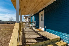 “The Blue Bungalow” Great location with RV hookup - Image 5