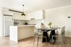 Retreat on Darling - Harbour Views 3 Bed - Image 5