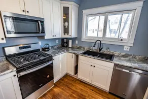 Newly renovated Craftsman style Midway home - Image 5