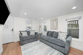 Modern apartment in great central location! - Image 5